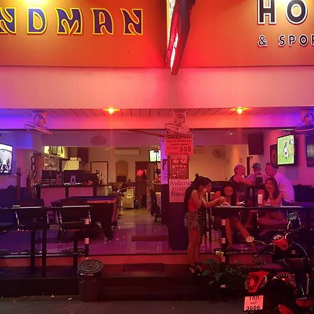 Sandman Hotel & Sports Bar Паттайя Экстерьер фото